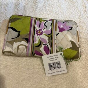 Floral Quilted Accordion Wallet in Portobello Road pattern